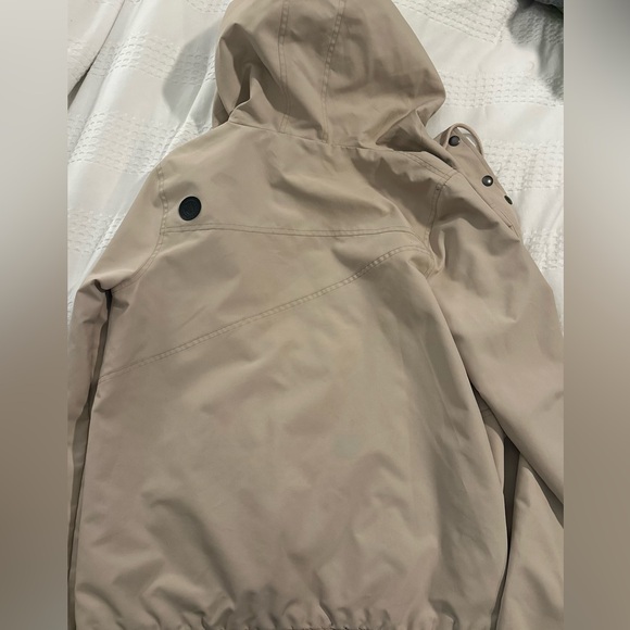 Volcom Women’s Shell - Picture 3 of 4